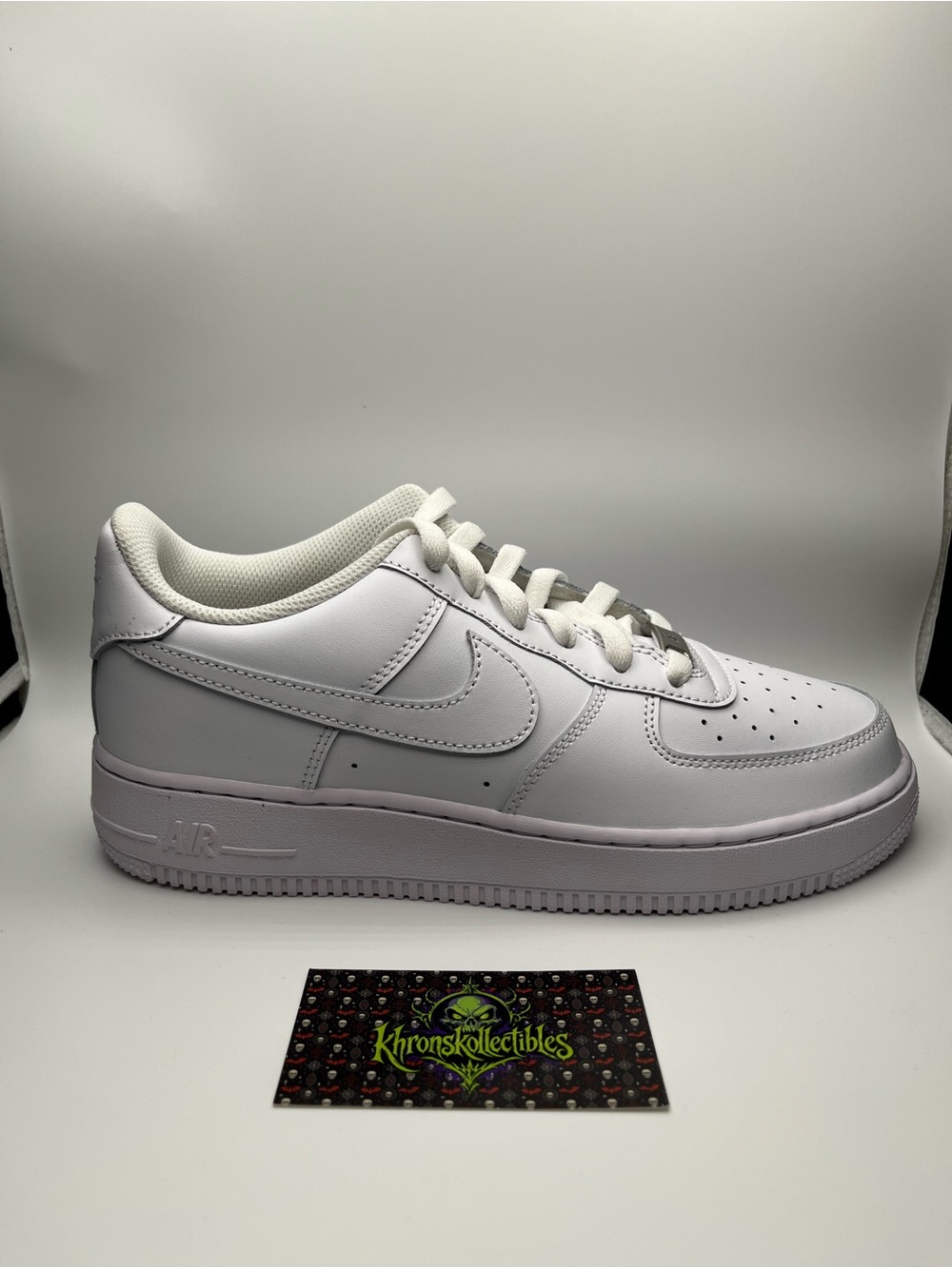 Nike Air Force 1 Men’s Low Top Lace-Up Sneakers White Solid Rubber Outsole